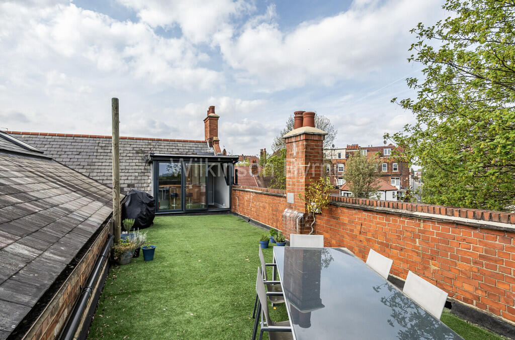Main image of property: Queens Avenue