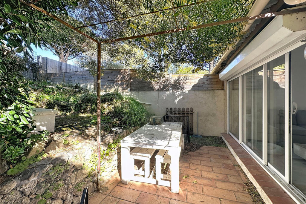 Main image of property: Provence-Alps-Cote d`Azur, Var, Gassin