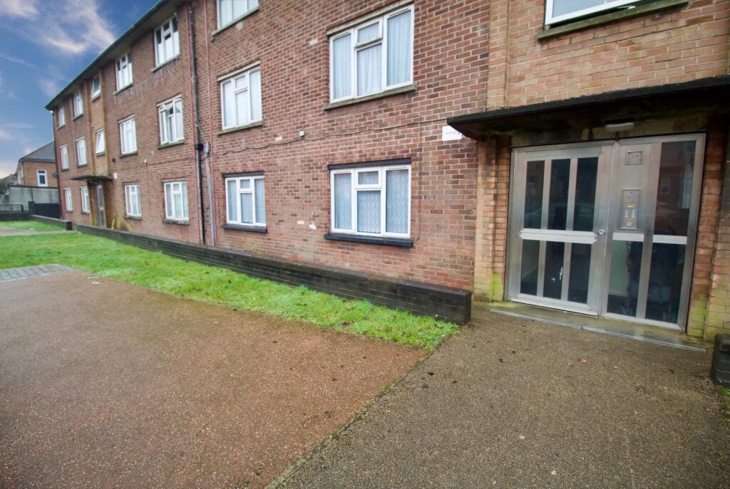 Treharne Flats, Holly Street, Rhydyfelin, Pontypridd photo 2