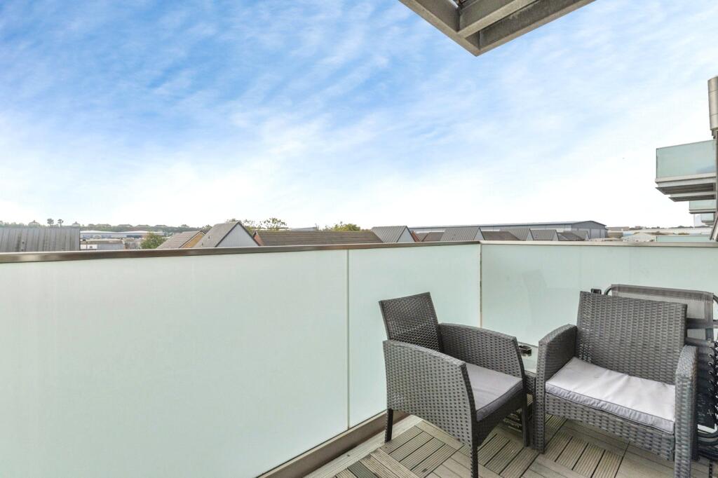 Apartment in Thurrock, Essex - View 4