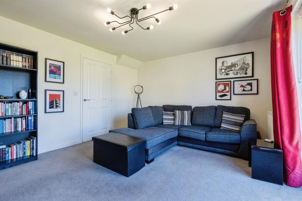 Blencarn Drive, Seacroft, LEEDS photo 4