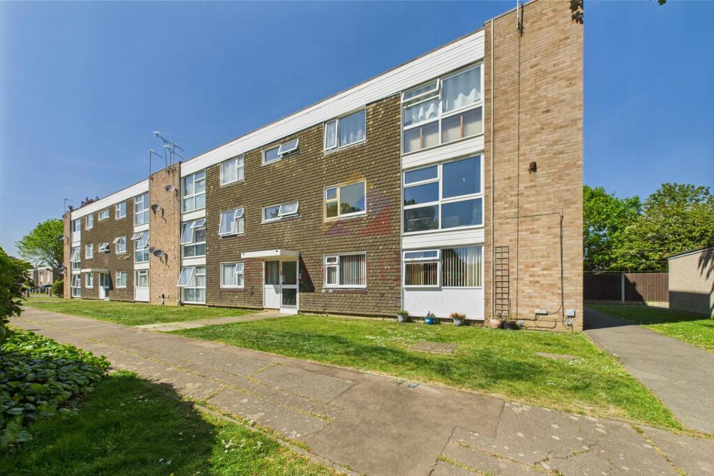 2-bed flat on Lethe Grove, Colchester, £165,000