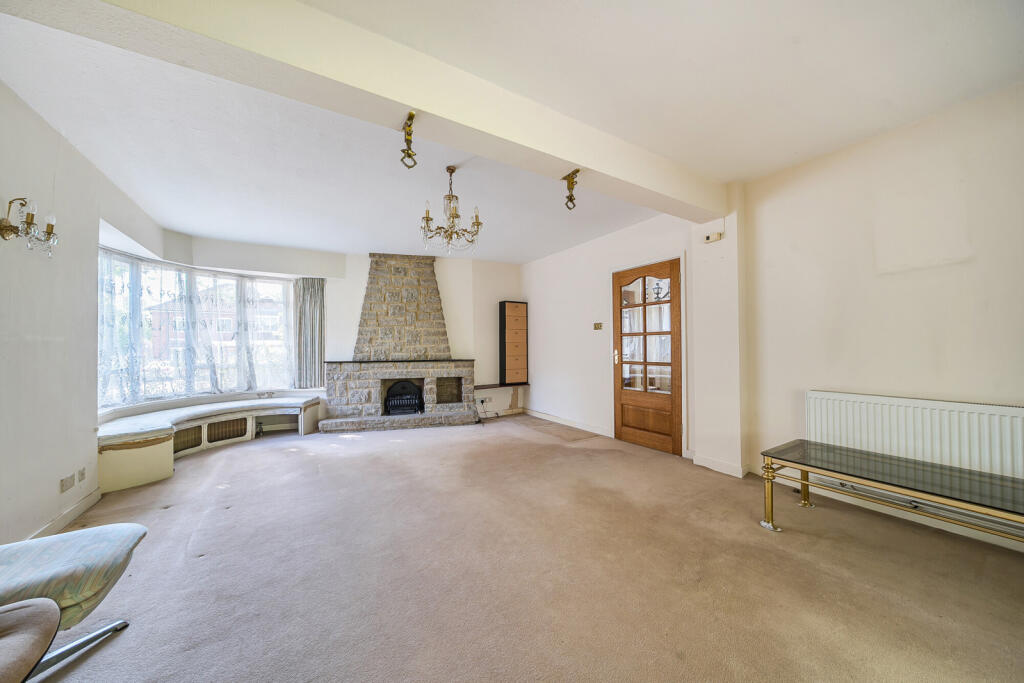 Royston Grove, Pinner, Middlesex photo 2