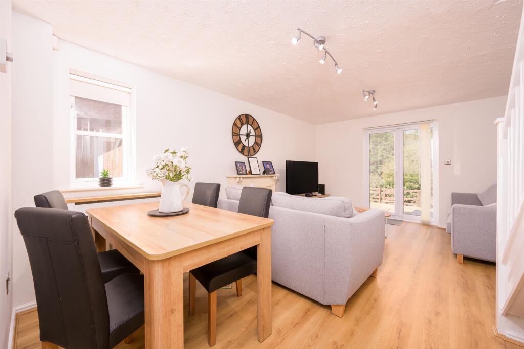 House in Kettering, North Northamptonshire - View 3