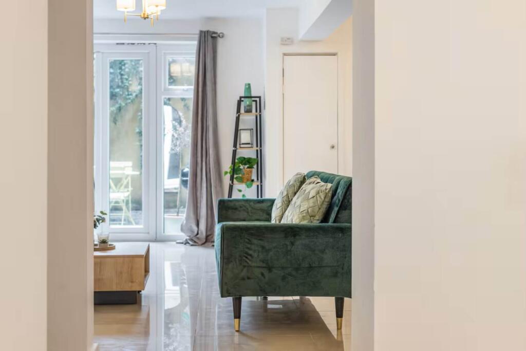 Apartment in Oxford - View 3