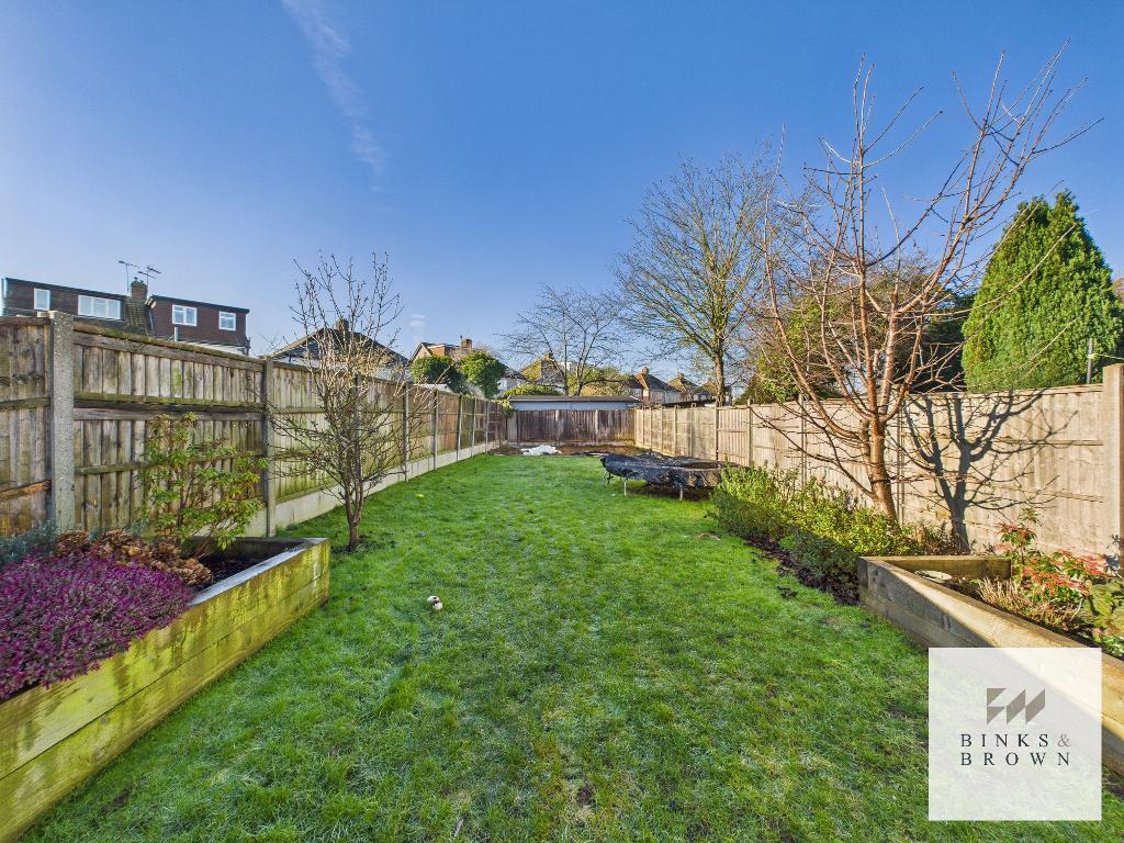 Ruskin Road, Stanford-Le-Hope, Essex, SS17 0LH photo 4