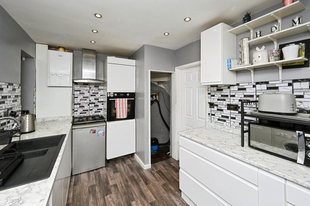Longford Crescent, Nottingham - View 2