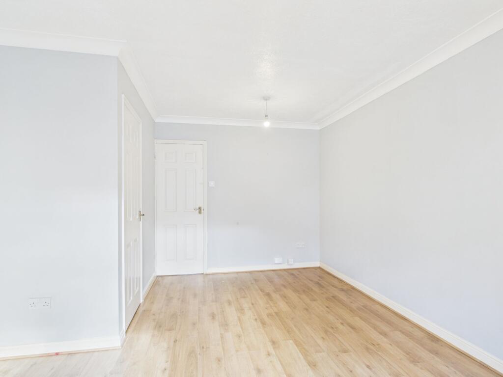 House in Basingstoke and Deane, Tadley Hill, Tadley - More