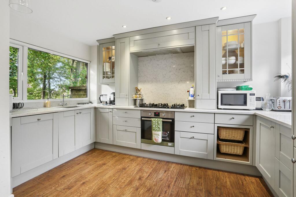 House in Epsom and Ewell, Epsom - View 2