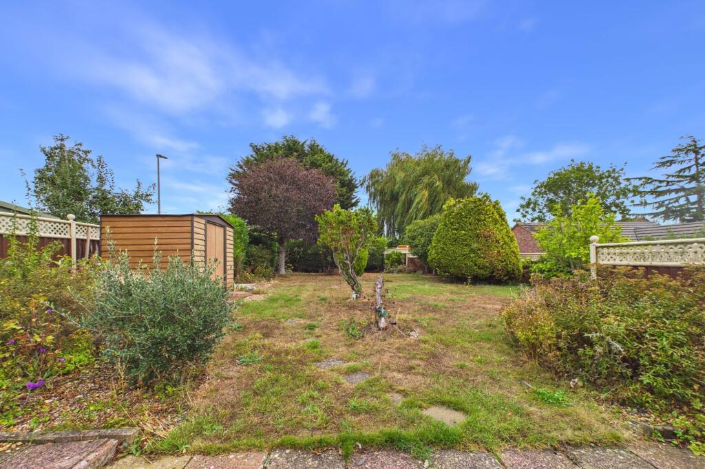 Robin Close, Towcester, NN12 photo 3