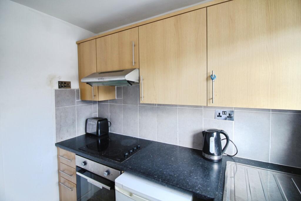 Apartment in Wakefield - View 4