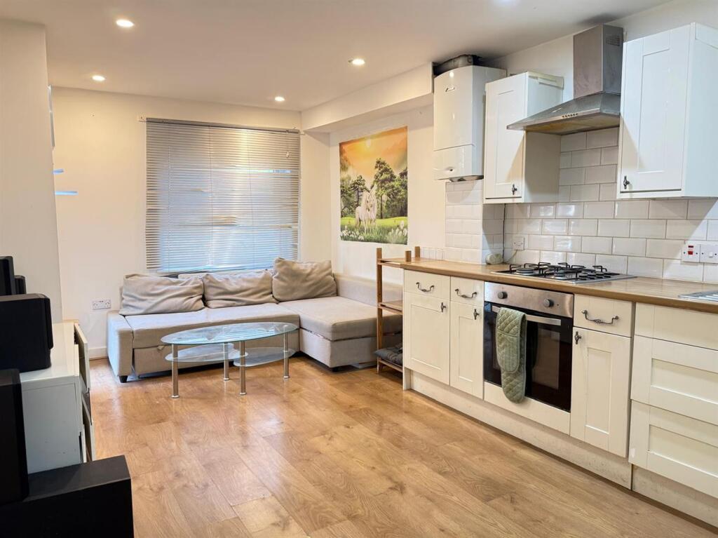 Apartment in London, Gascoigne Estate, Thames View - View 2