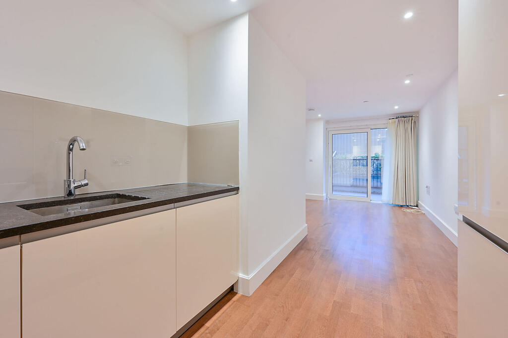 Apartment in London, Royal Borough of Kingston upon Thames - View 5