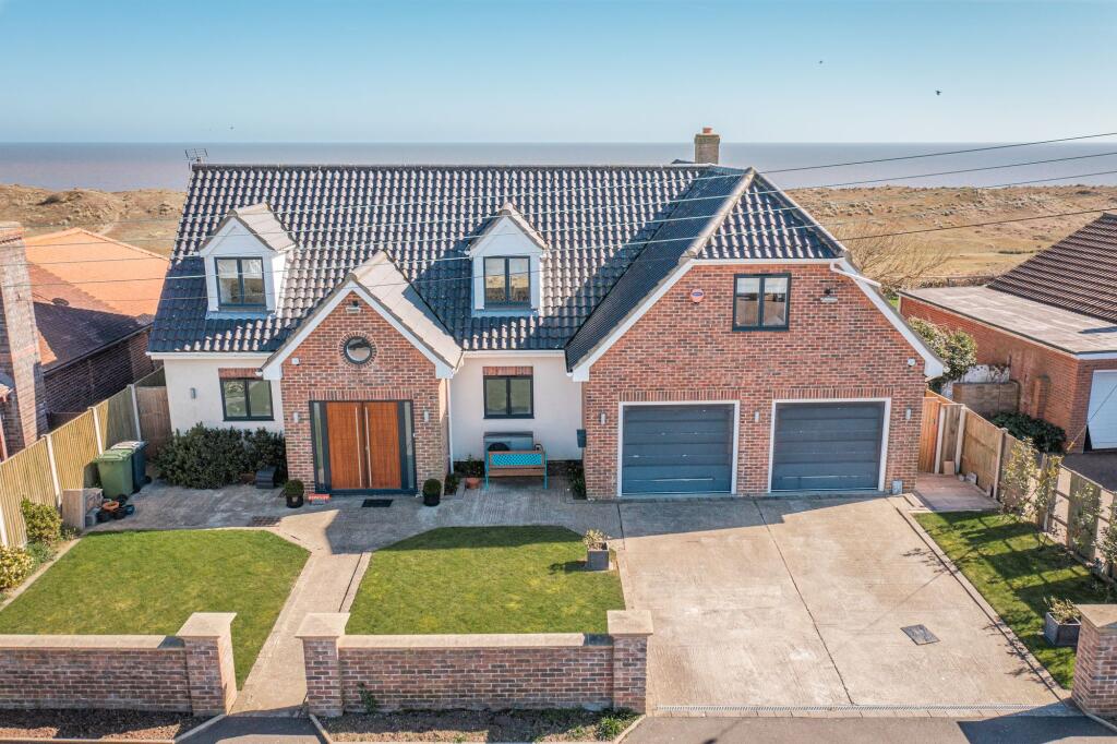 4-bed detached on Winterton-on-Sea, £950,000
