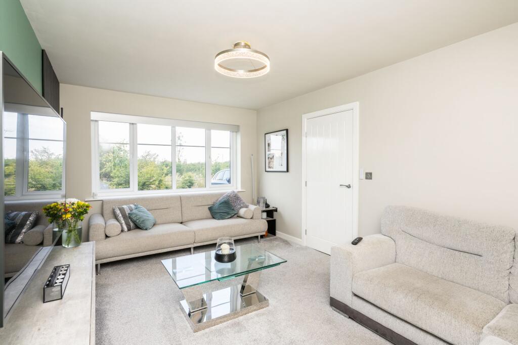Oakhill Drive, Skelmersdale, WN8 photo 3