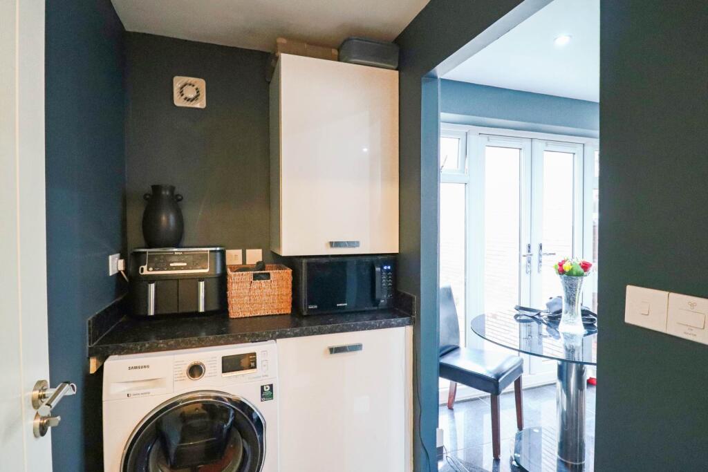 Wilson Gardens, West Wick - Superb Town House - More