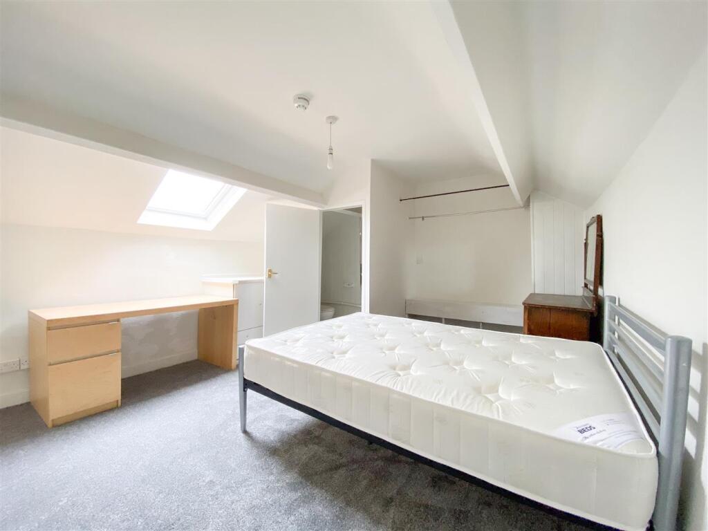 House in Sheffield, Broomfield, Broomhall - View 2