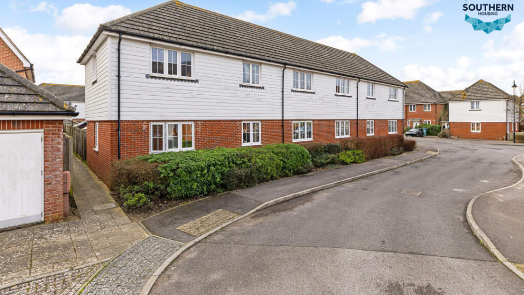 Main image of property: Kelmscott Court, Kelmscott Way, Bognor Regis, Bognor Regis, PO21 5DU