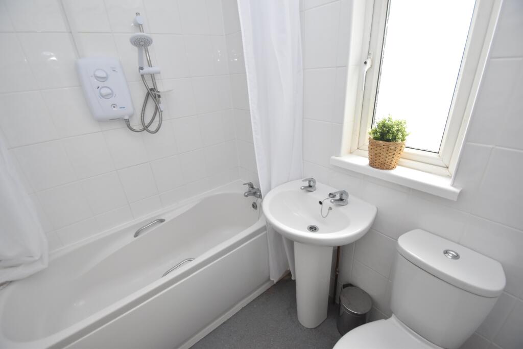House in Cardiff, Maindy, Cathays - More
