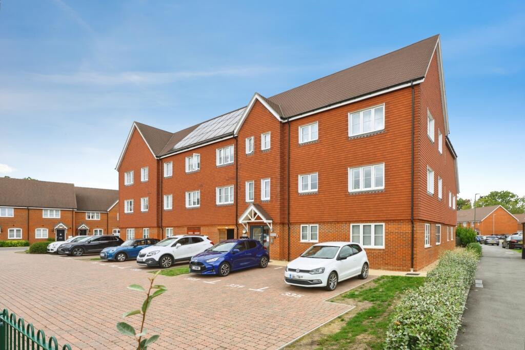 Main image of property: Hoadley Road, Horley, Surrey, RH6