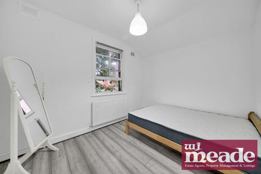 4 bedroom semi-detached house for rent