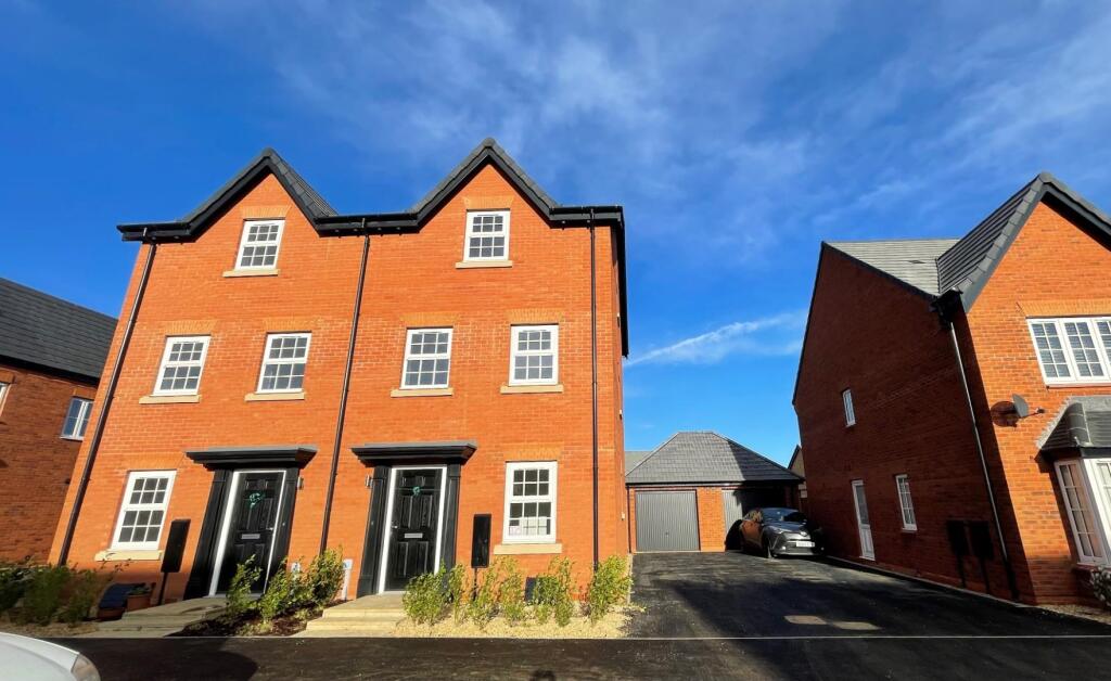 3-bed semi-detached on Watermill Way, Collingtree, Northampton, £350,000