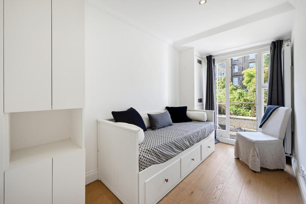 Apartment in London - View 4