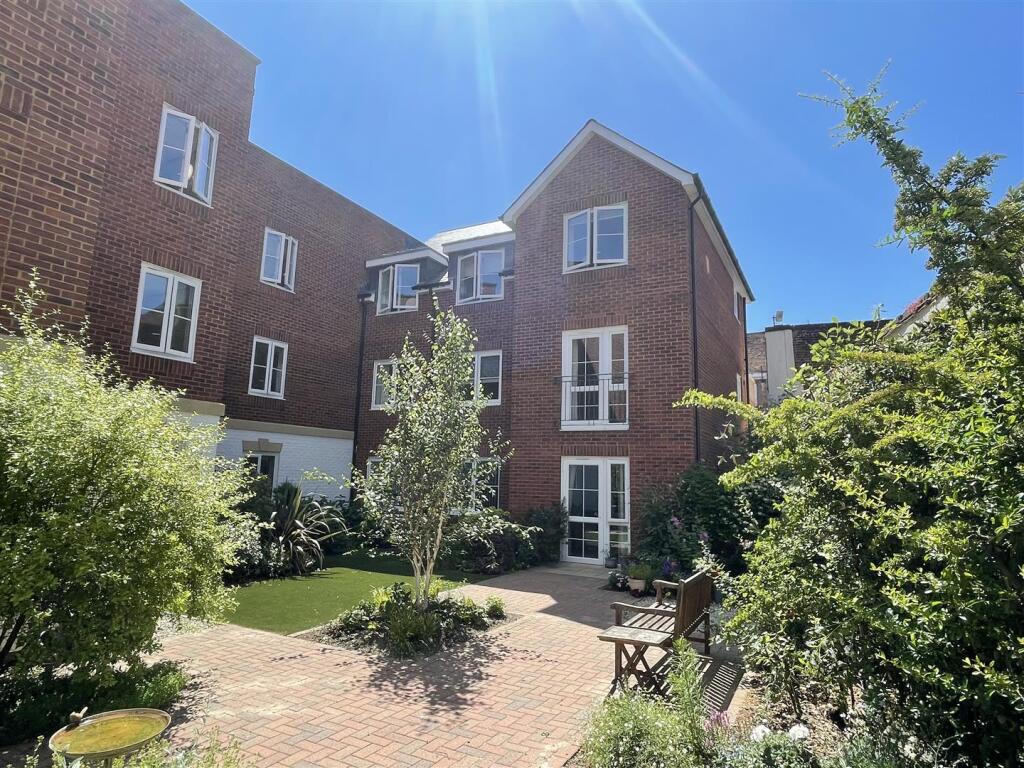 Main image of property: Sarum Lodge, Three Swans Chequer, Salisbury
