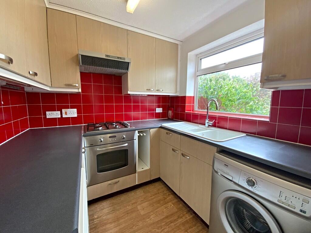 Cheshire Close, Yate photo 4