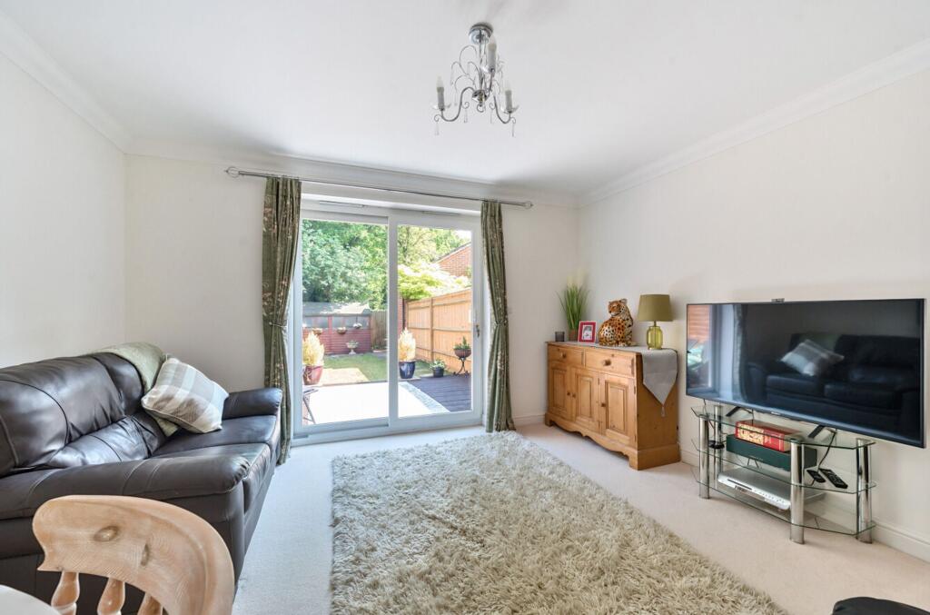 Poperinghe Way, Arborfield, RG2 photo 4