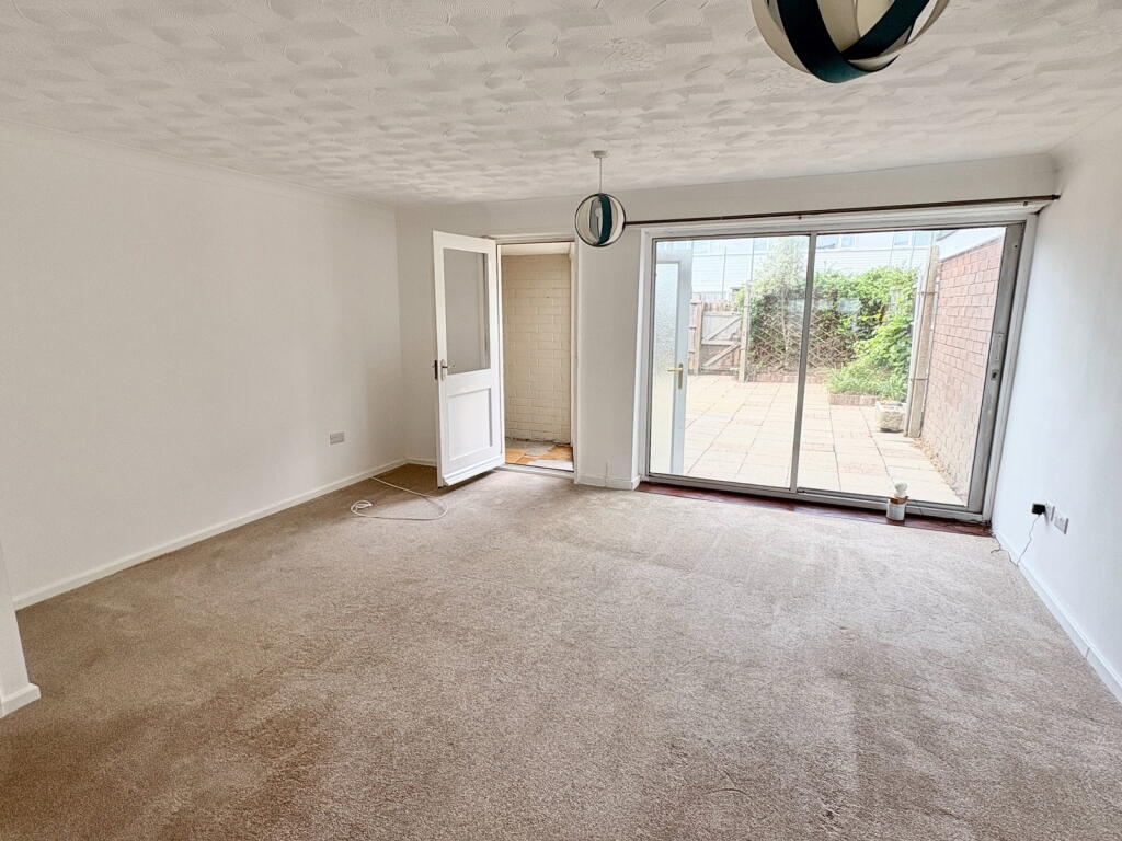 Dolphin Crescent, Gosport, PO12 2HE - View 2