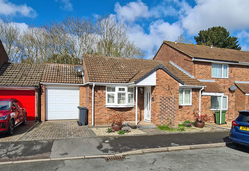 Main image of property: Lynfield Road, North Walsham
