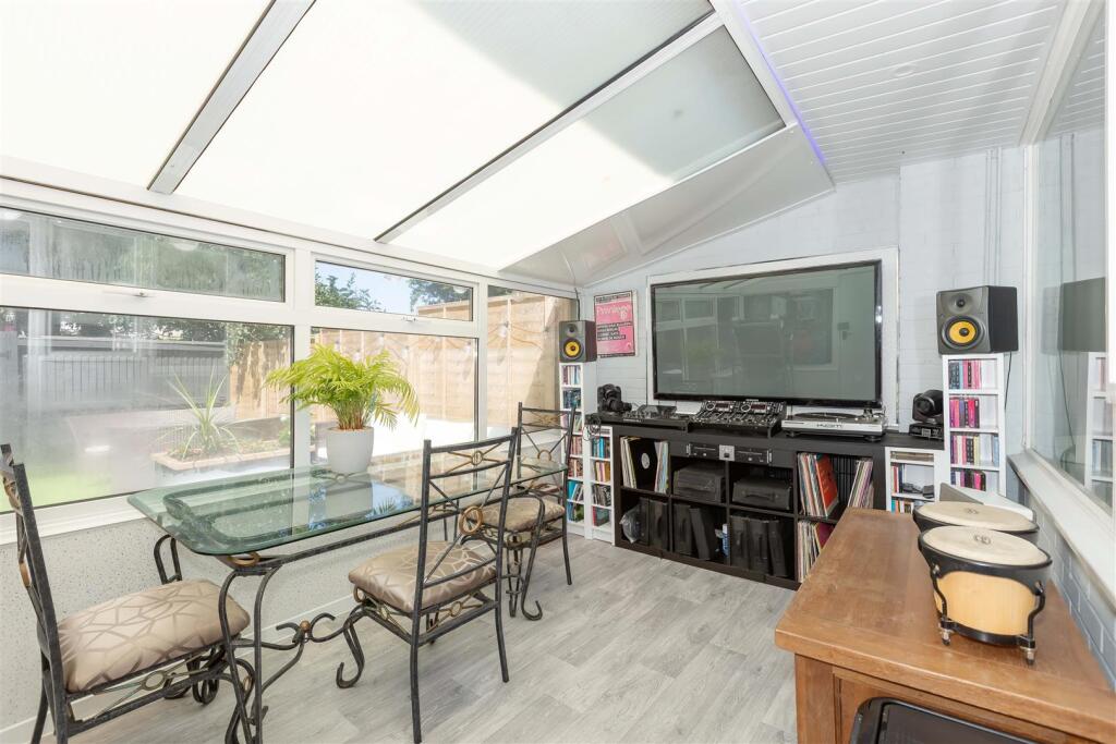 House in Worthing, West Sussex - More