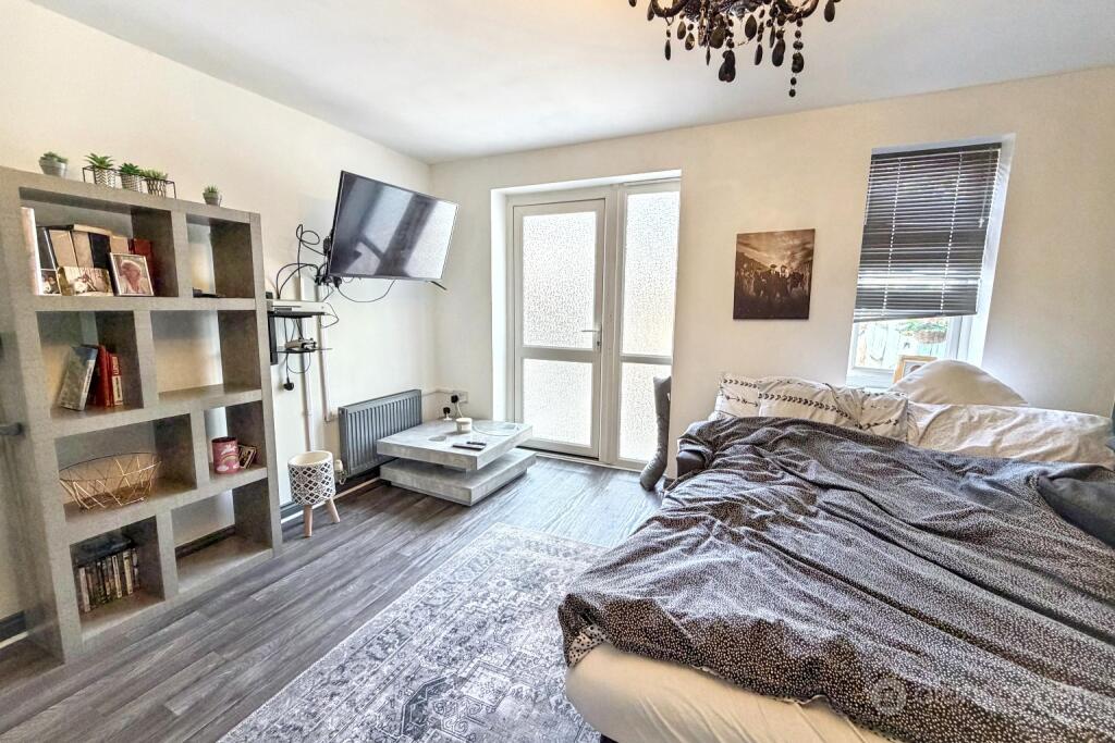 House in Nuneaton and Bedworth, Camp Hill - View 2