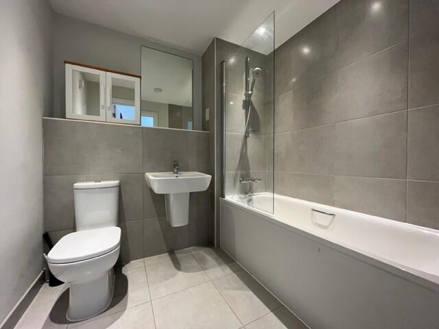 Apartment in Redhill - View 3