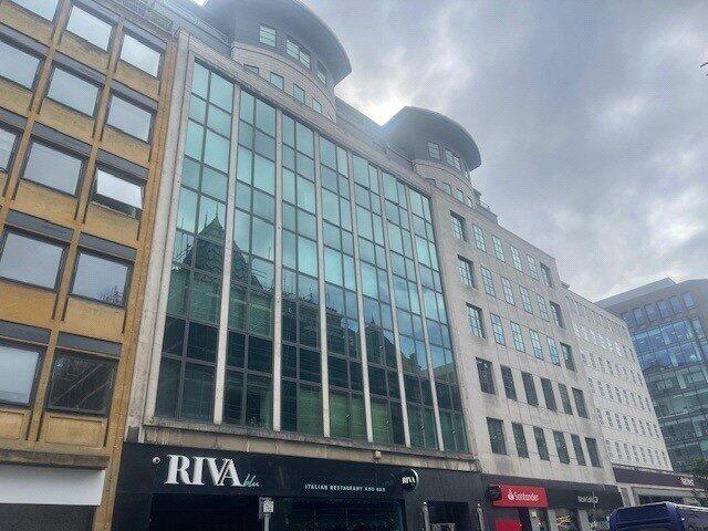 1-bed flat on 54 Park House Apartments, £140,000