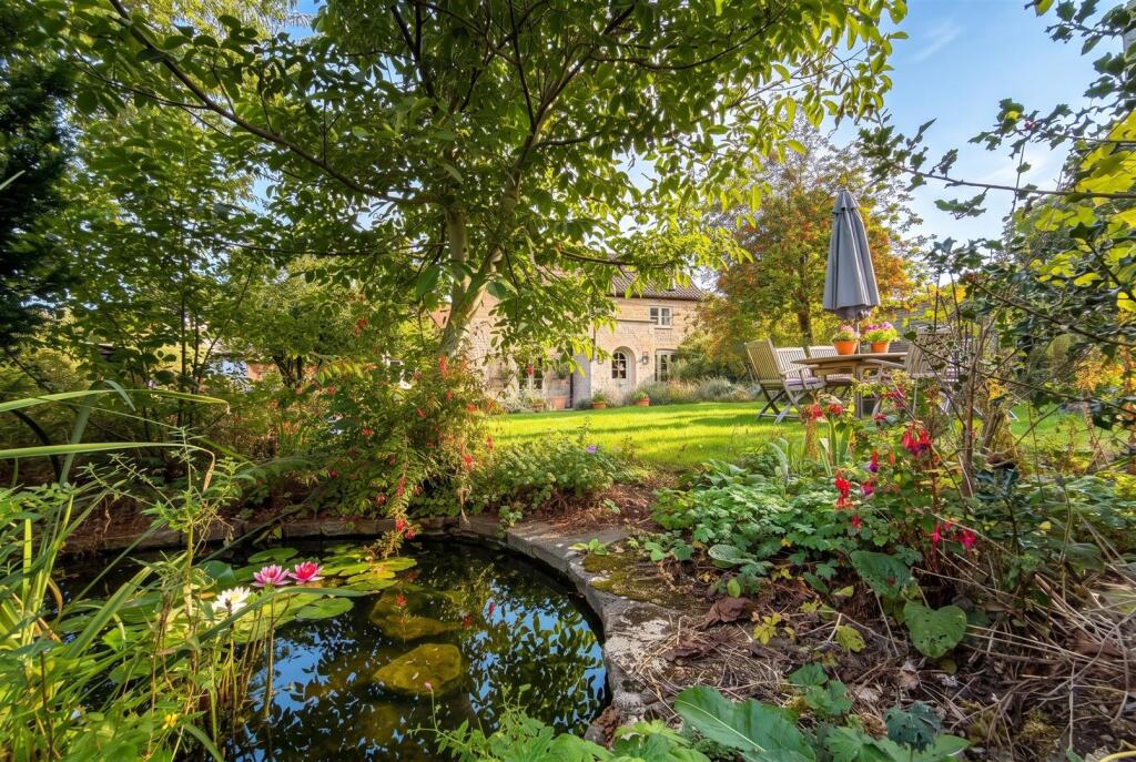 House in South Kesteven, Colsterworth - View 3