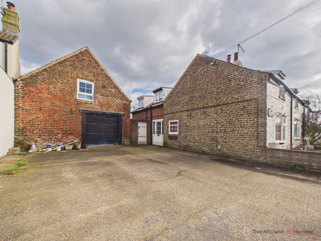3-bed semi-detached on Tower Street, Flamborough, YO15 1PD, £280,000