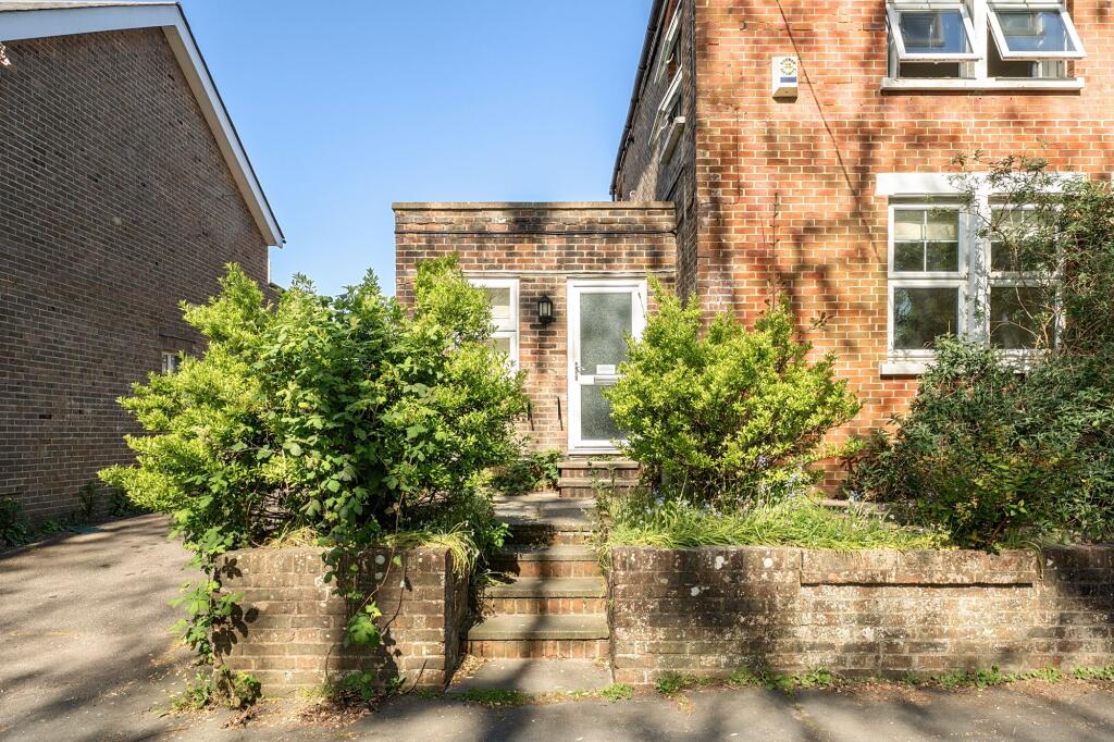 Main image of property: London Road, Pulborough, RH20