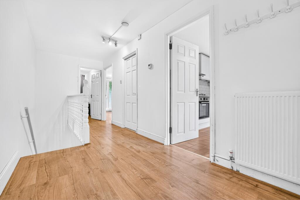 Apartment in London - More