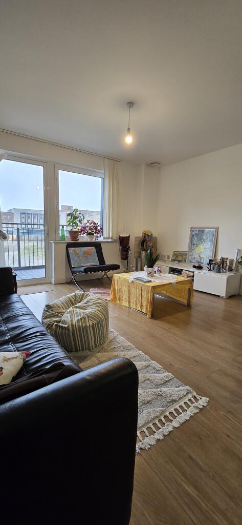 Apartment in Slough - View 4