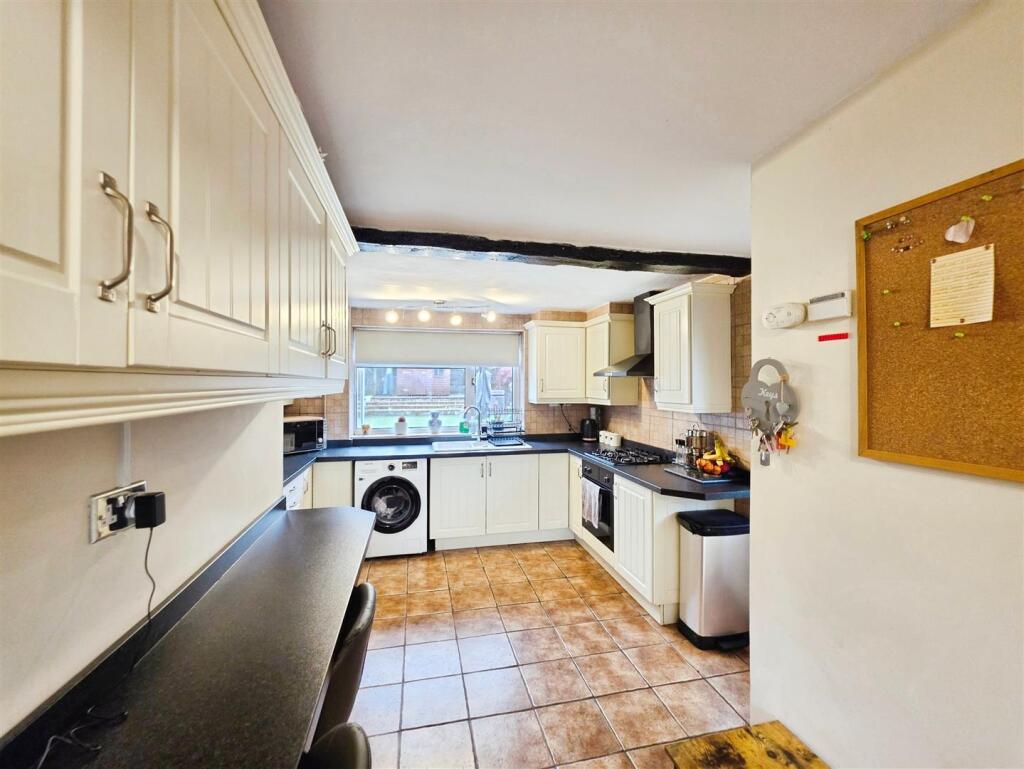 House in Staffordshire Moorlands, Knowle Style, Biddulph - View 5