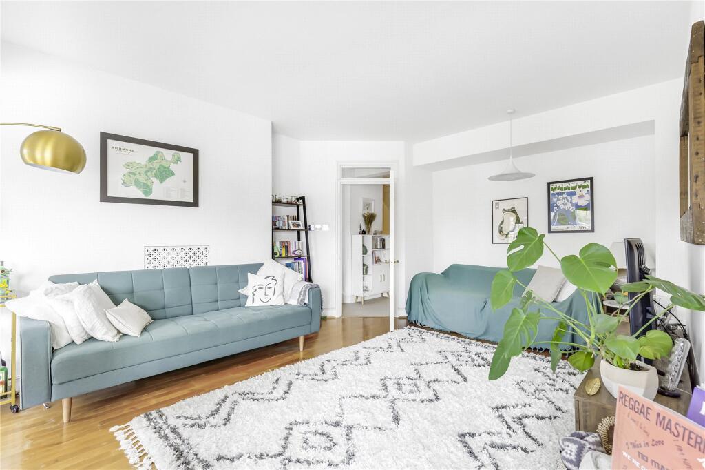 Apartment in Twickenham - View 3