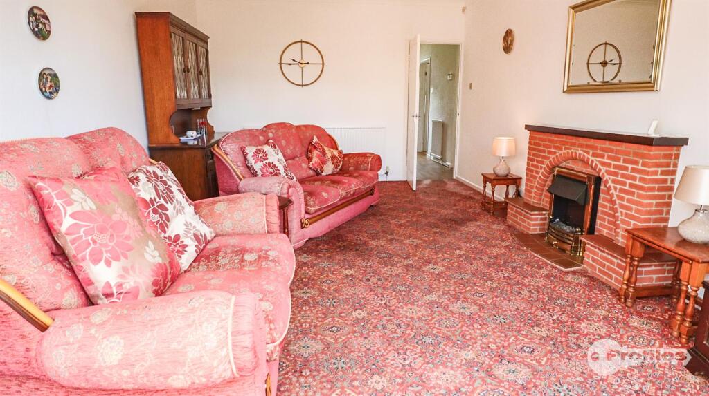 House in Hinckley and Bosworth, Lash Hill, Burbage - More