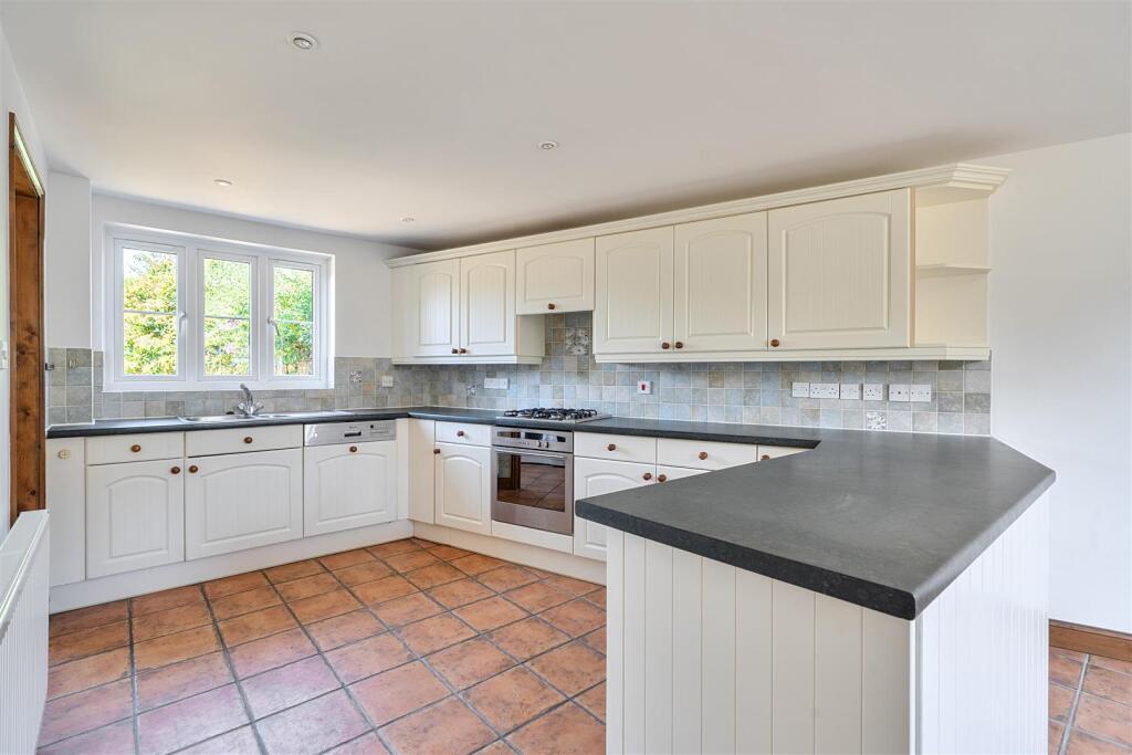 House in Winterborne Whitechurch - View 5