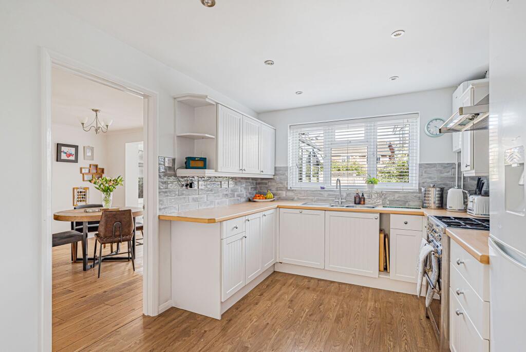 House in Stratton St Margaret, Lower Stratton - View 4