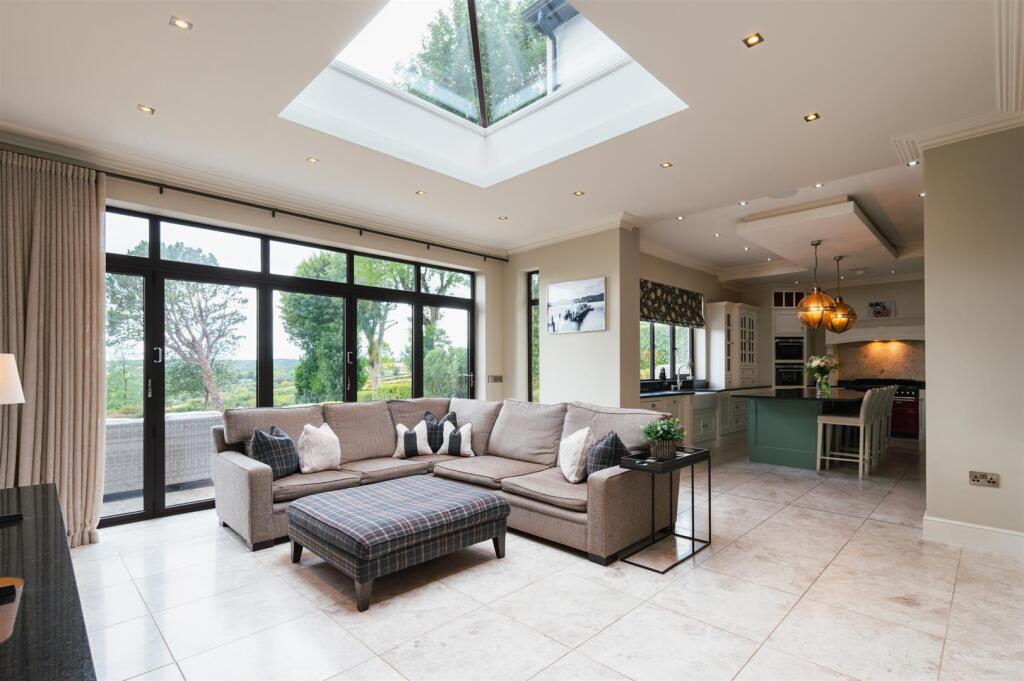 House in North East Derbyshire, Cartledge, Holmesfield - View 4