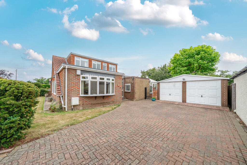 4-bed detached on Chesham Lane, Chalfont St. Peter, Gerrards Cross, £850,000