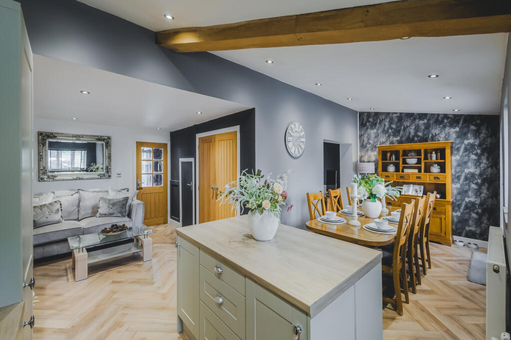 Holdcroft Close, Blunsdon, Swindon, SN26 photo 2
