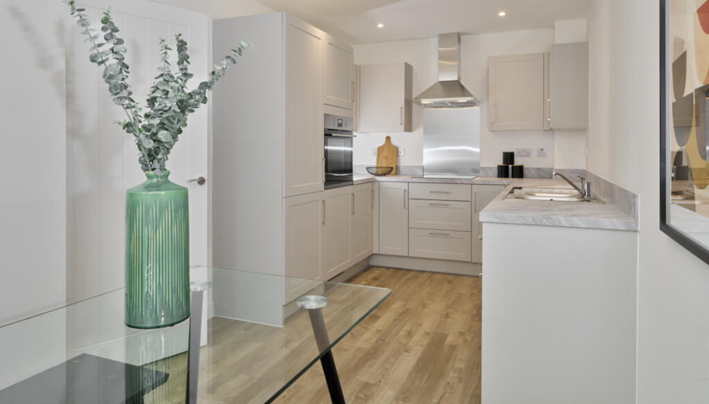House in Runnymede, Chertsey - View 3